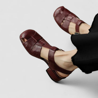 Rückansicht der Damen Mary-Jane-Schuhe mit Blockabsatz