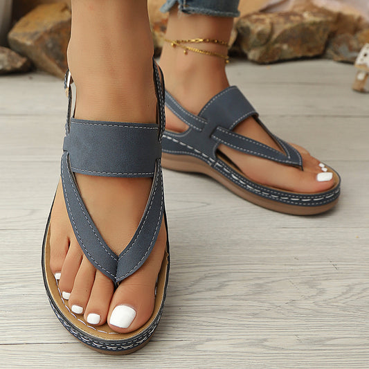 Damen-Sandalen mit Plateau-Sohle und breiten Riemen von oben