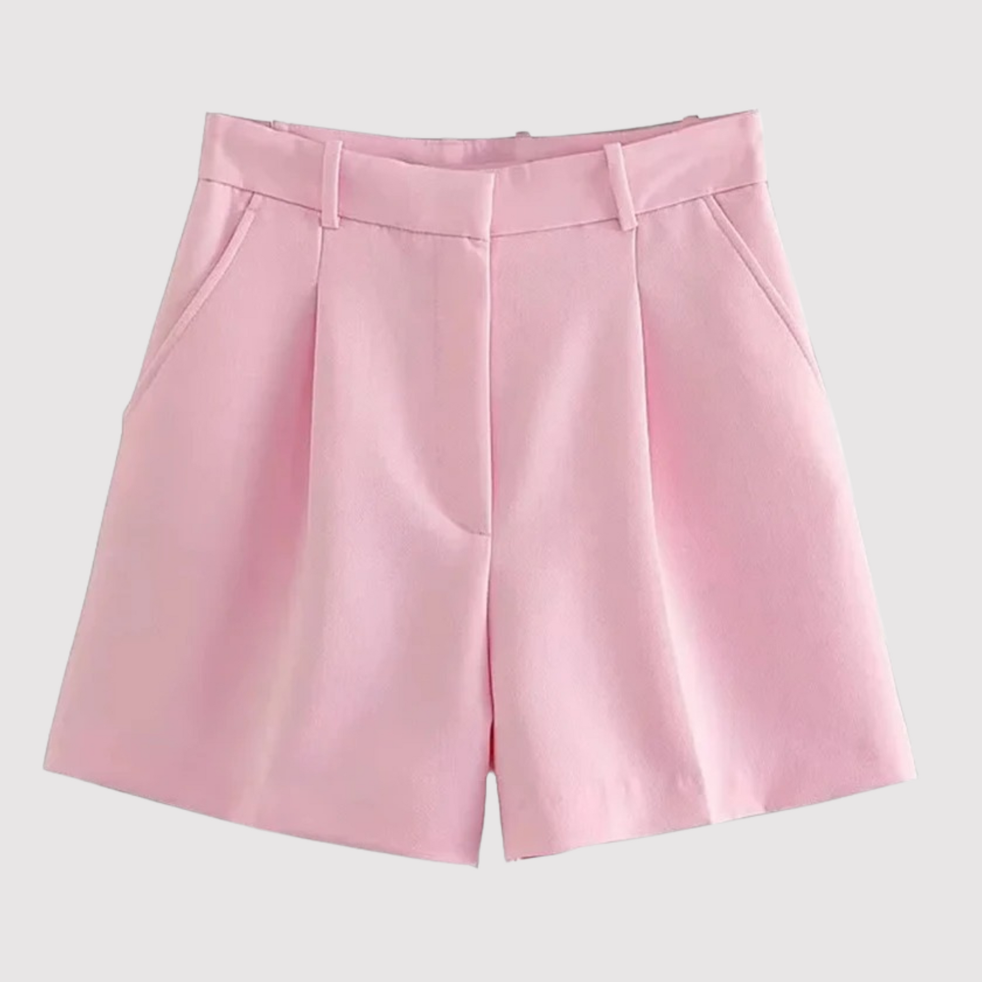 Damen Shorts mit High Waist und Falten in seitlicher Ansicht