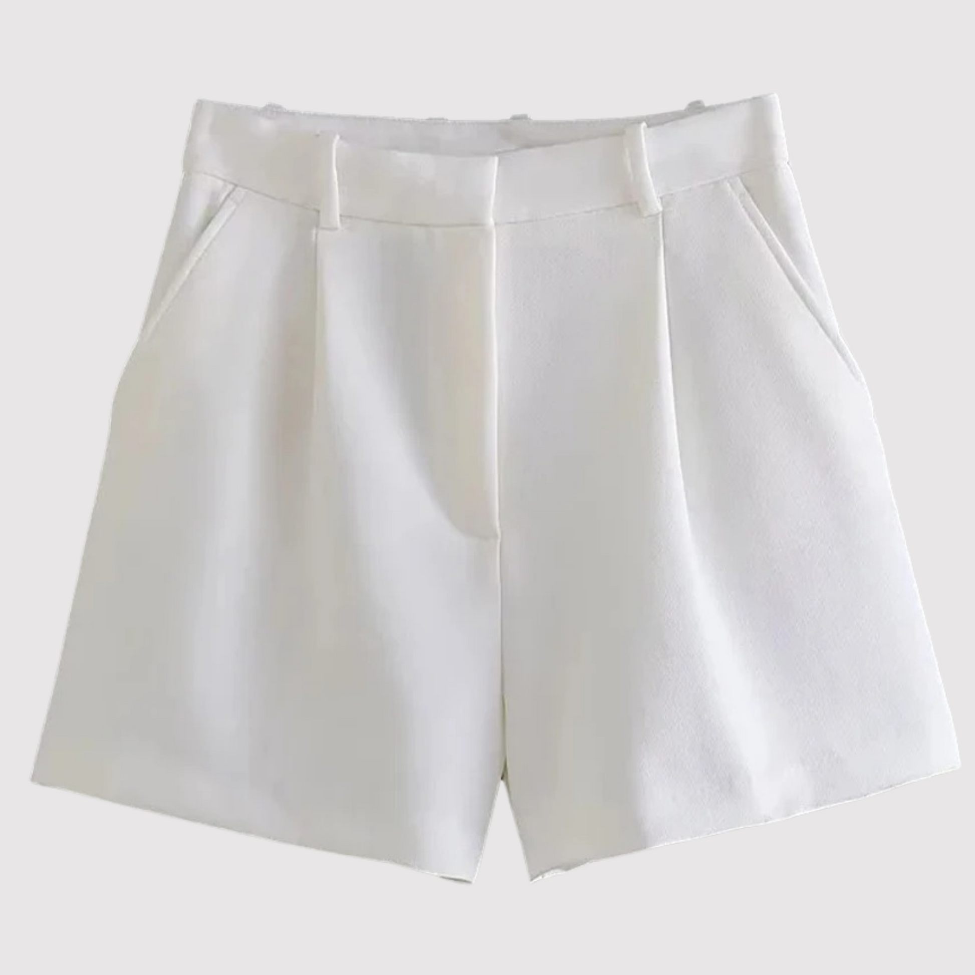 Detailansicht der High Waist Damen Shorts mit sauber gearbeiteten Falten