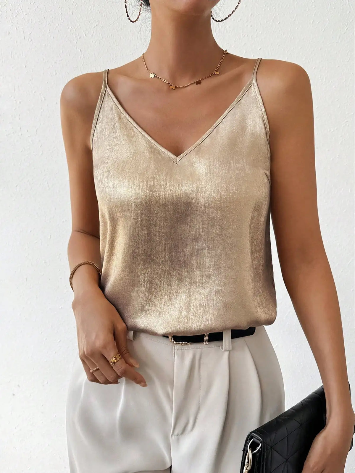 Damen-Top aus Satin mit V-Ausschnitt in eleganter Passform