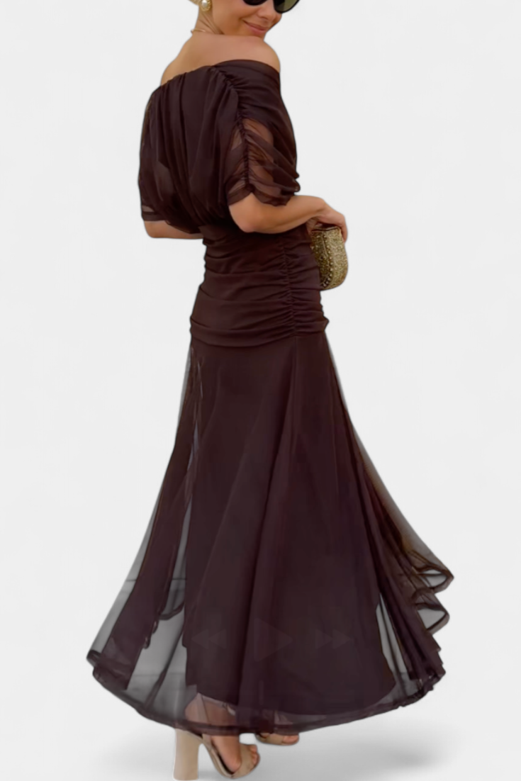 Bodenlanges Damenkleid mit Blumenprint und femininem Schnitt