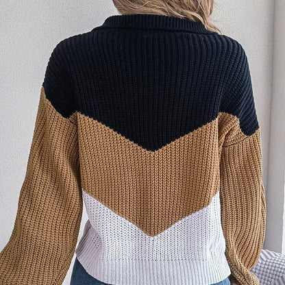 Damenpullover aus Strick mit farbenfrohem Muster und V-Ausschnitt