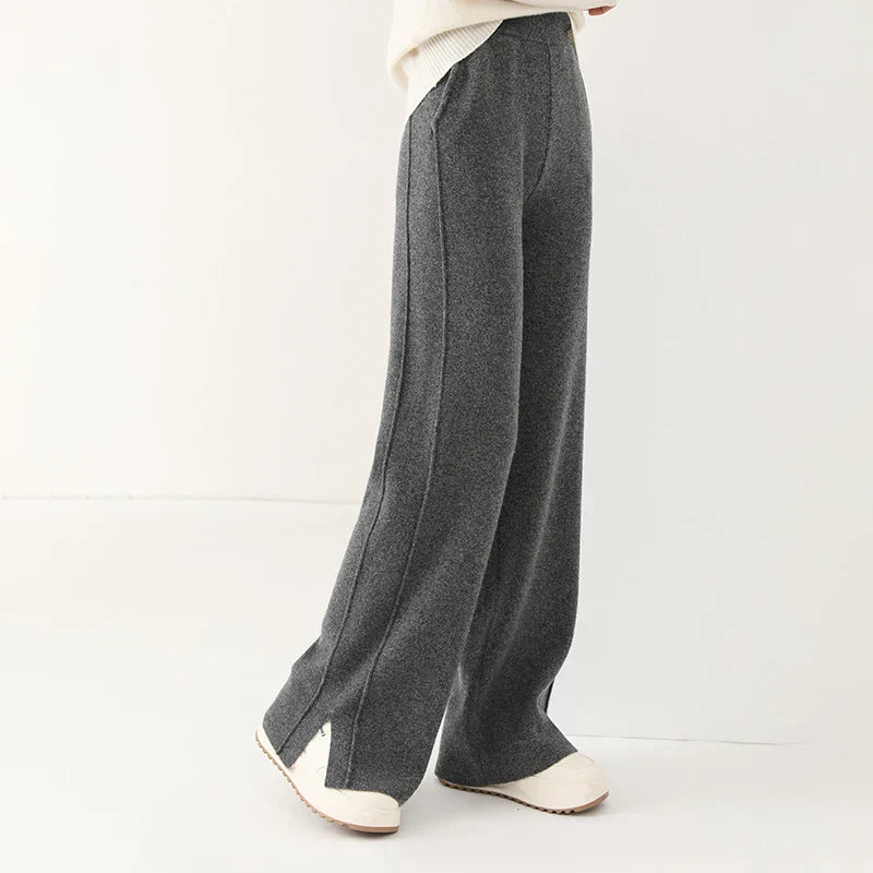 Damen Sweatpants aus Merinowolle mit geradem Bein in Seitenansicht