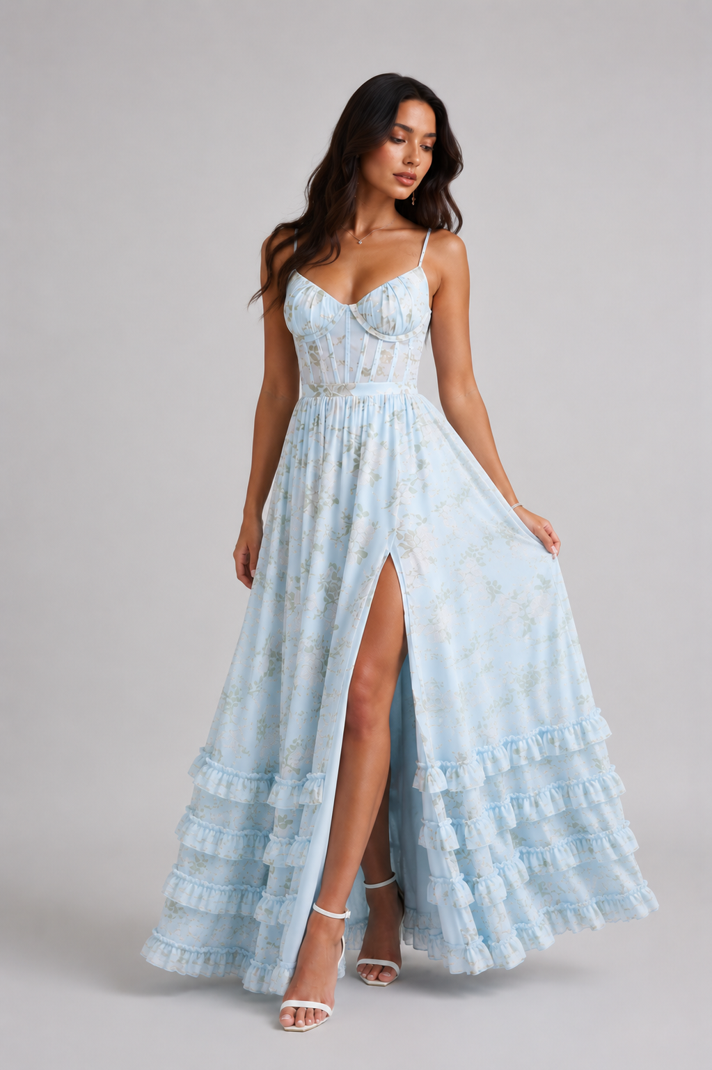 Damen-Maxikleid mit Spaghettiträgern und Volantsaum in Frontansicht