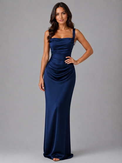 Langes Damenkleid mit stilvoller Taillenraffung aus Satin