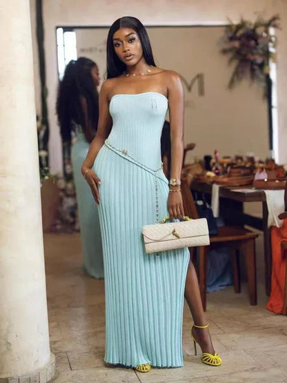Blaues, plissiertes, trägerloses langes Sommerkleid für Damen
