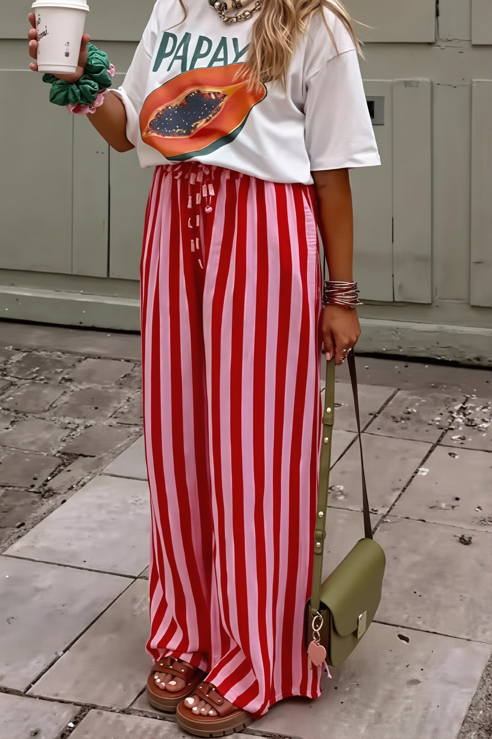 Damen Straight-Leg-Hose mit Streifen und hohem Bund in Vorderansicht