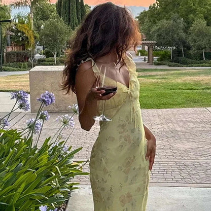 Maxikleid mit Blumenmuster, tiefem Ausschnitt und Rückenausschnitt