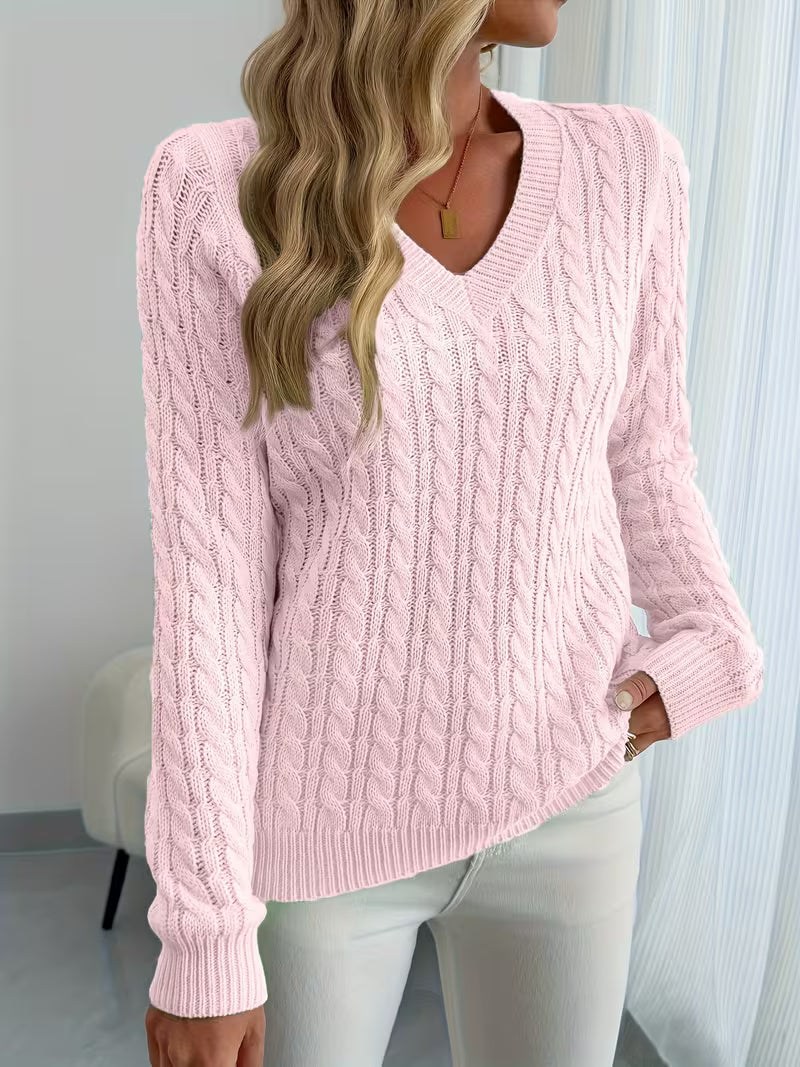 Ansicht des Damen-Pullovers mit langen Ärmeln und Zopfmuster