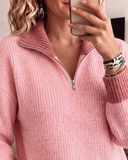 Detailansicht des Reissverschlusses und Colorblock-Musters