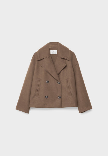 Schicke doppelt geknöpfte kurze Jacke