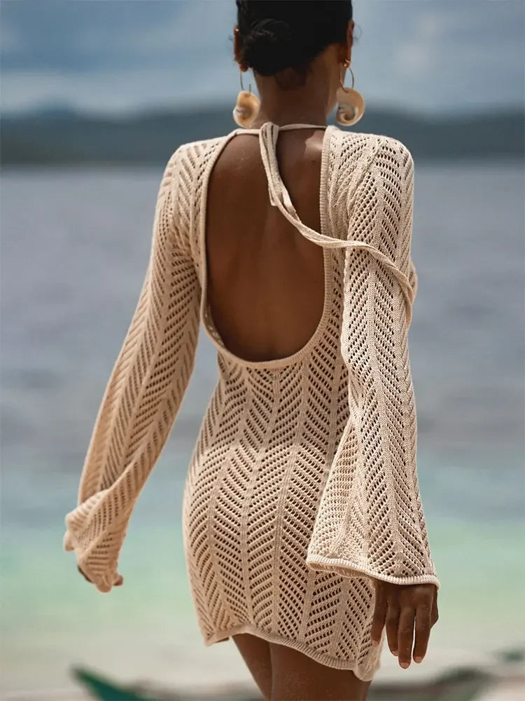 Rückenfreies gehäkeltes Mini-Strickkleid mit langen Ärmeln, transparenter Strandüberwurf
