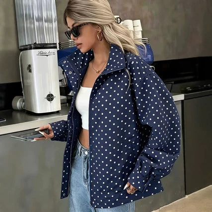 Elegante Kurzjacke für Damen mit dekorativem Punktemuster