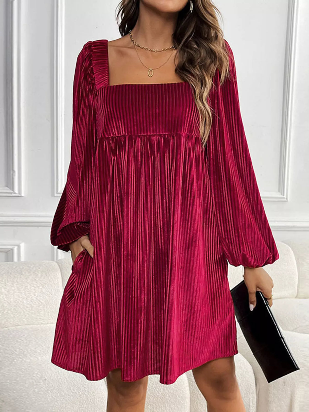 Elegantes Damenkleid aus Samt für stilvolle Abendanlässe