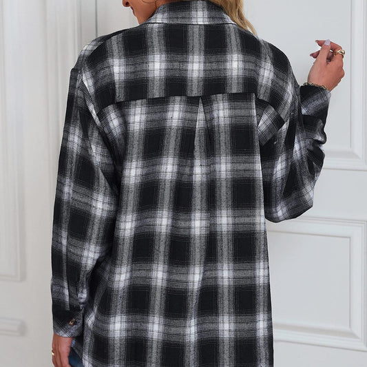 Kariertes Midikleid für Damen mit klassischem Hemdkragen und durchgehender Knopfleiste