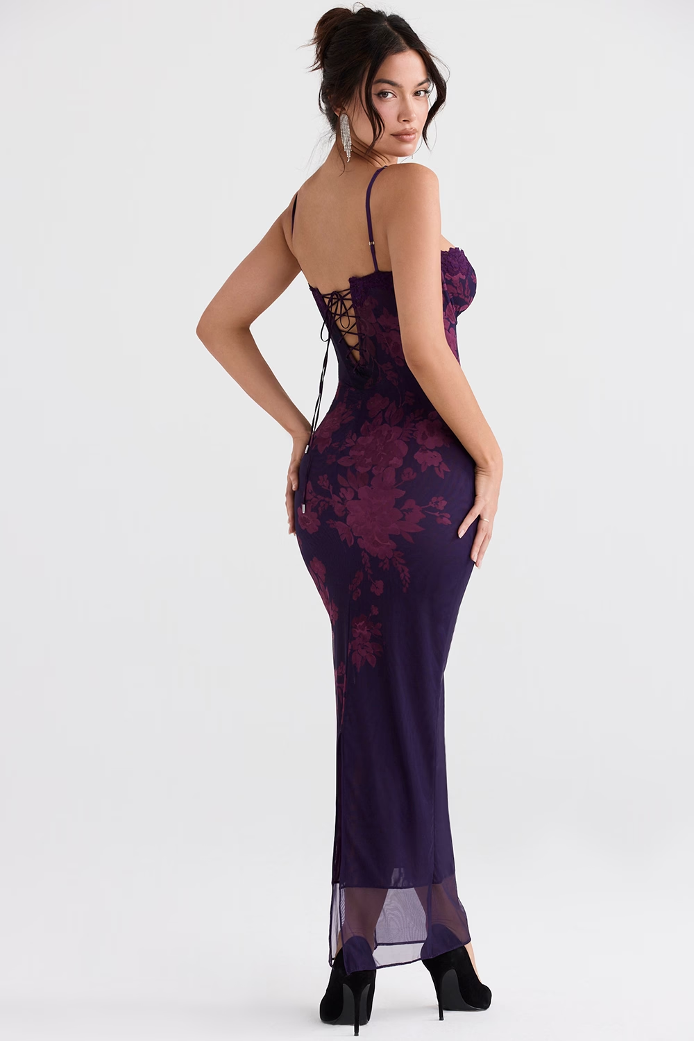 Maxikleid mit Blumenmuster aus transparentem Mesh in Lila