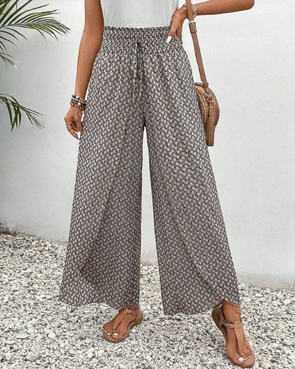 Damen weite Hose mit geometrischem Muster in frontaler Ansicht