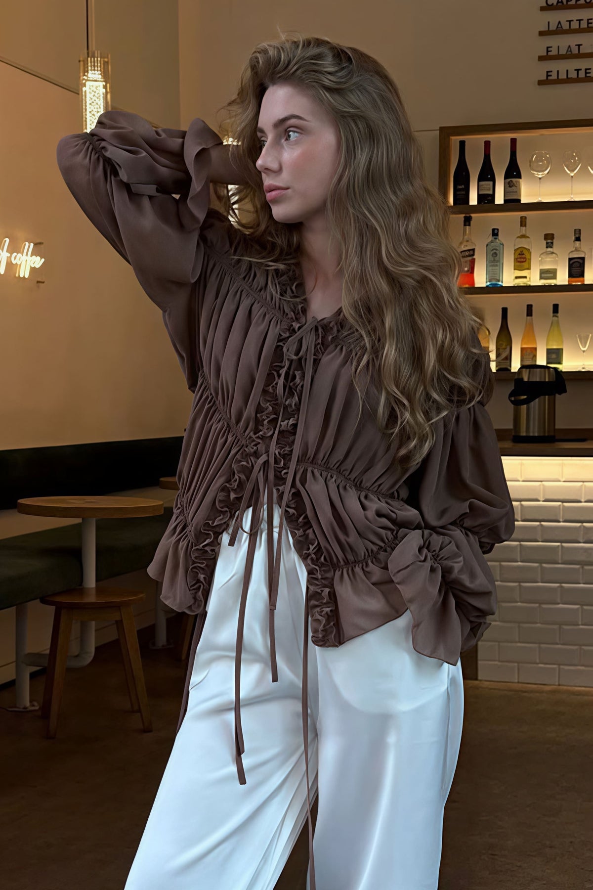 Damenbluse mit Volants für einen modischen Look