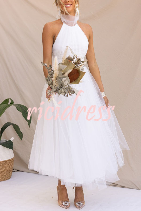 Maxikleid mit Neckholder und gerafften Details aus Tüll