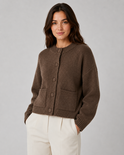 Grobstrick-Detail der kurzen Damen-Strickjacke