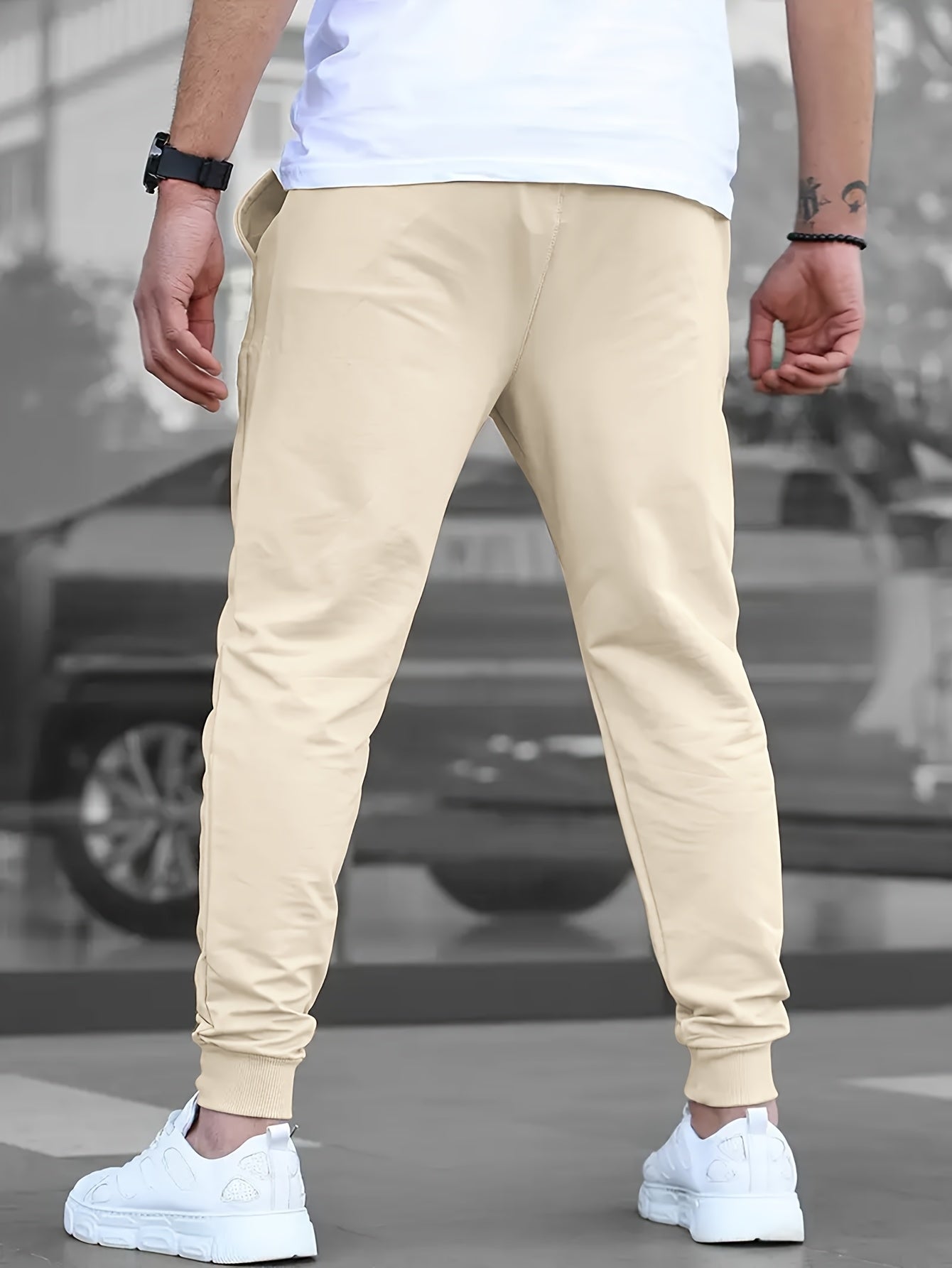 Herren Jogginghose Soft Touch als Ganzkörperansicht am Model