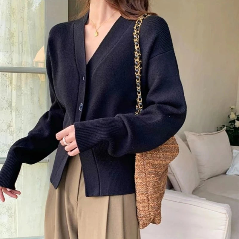 Damen Slim Fit Strick-Cardigan mit V-Ausschnitt
