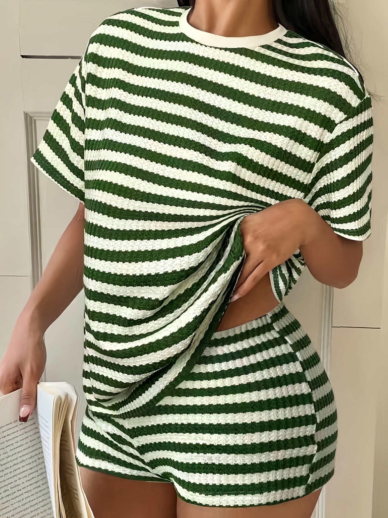 Gestreiftes T-Shirt mit Rundhalsausschnitt und Shorts Freizeitset
