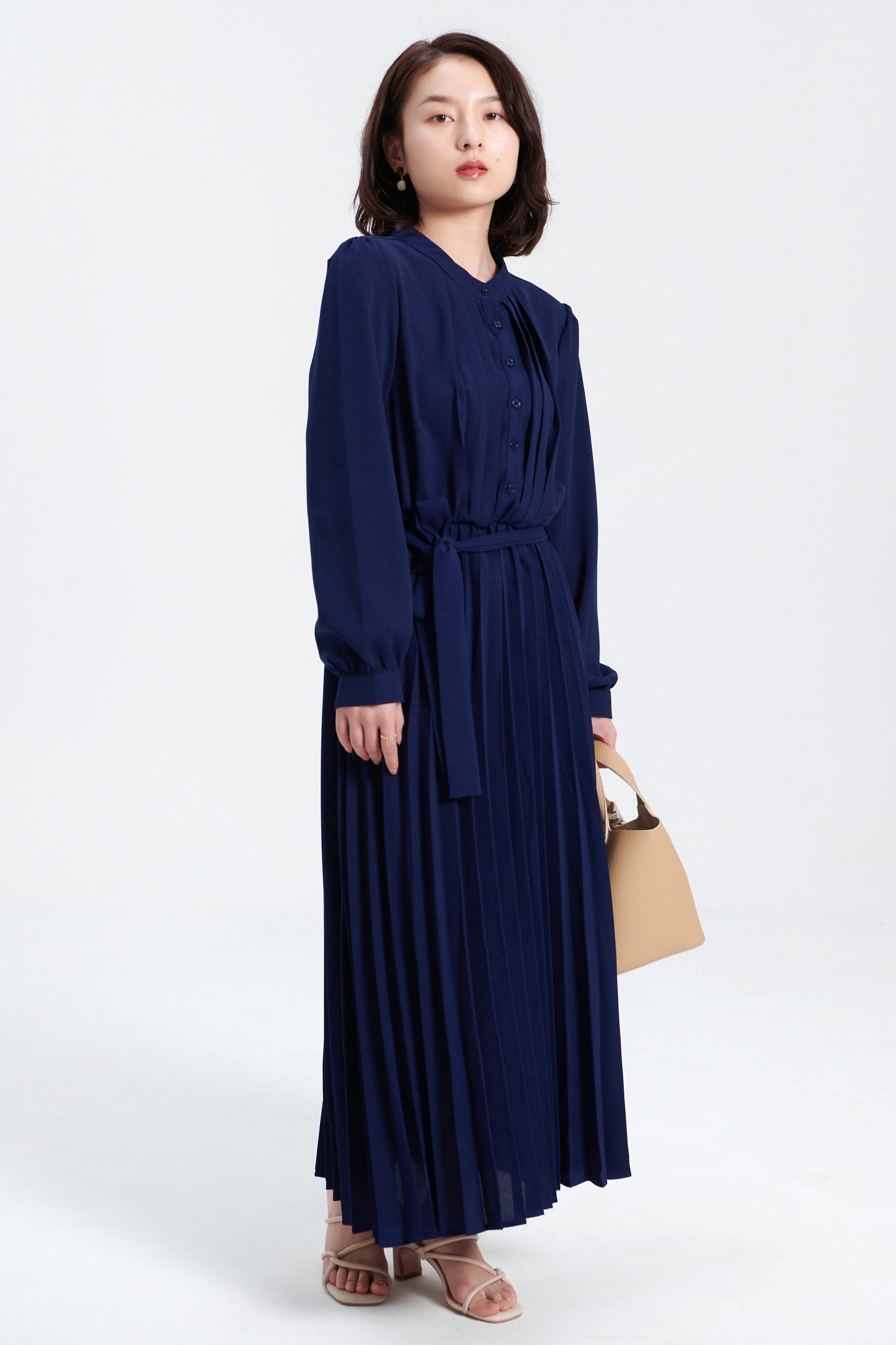 Faltenkleid aus Chiffon mit Puffärmeln