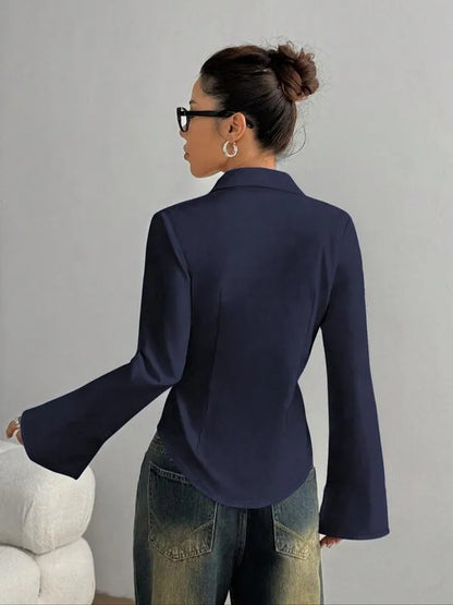 Klassische Damenbluse mit Knopfleiste und eleganter Form