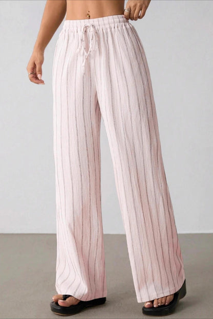 Damen Wide-Leg-Hose mit Streifenmuster in ganzer Länge freigestellt