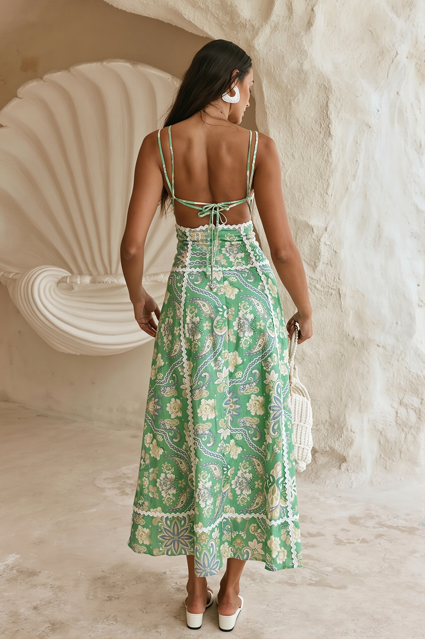 Maxikleid für Damen mit Blumenprint und feinen Spitzendetails an der Vorderseite