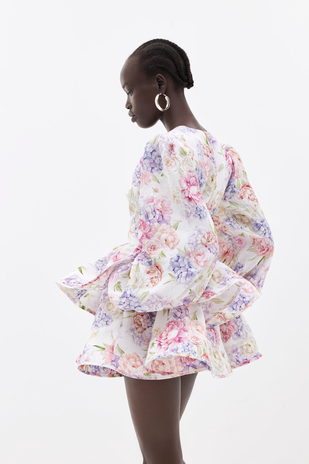 Damen Mini Kleid mit Blumenmuster in Rückansicht
