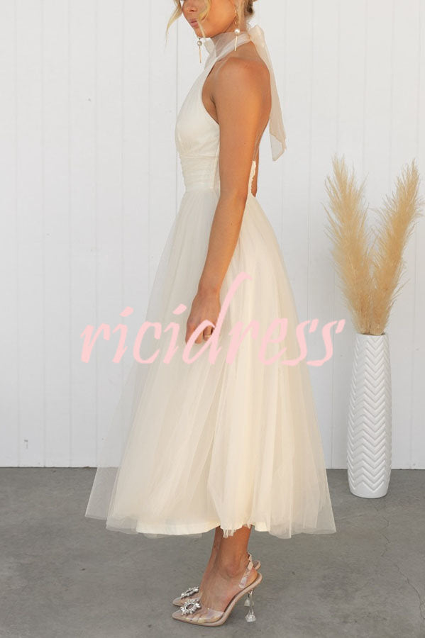 Maxikleid mit Neckholder und gerafften Details aus Tüll