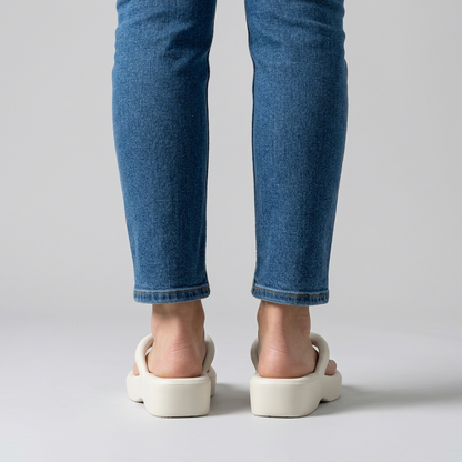 Bequeme Damen Zehentrenner mit Keilsohle für sommerliche Outfits