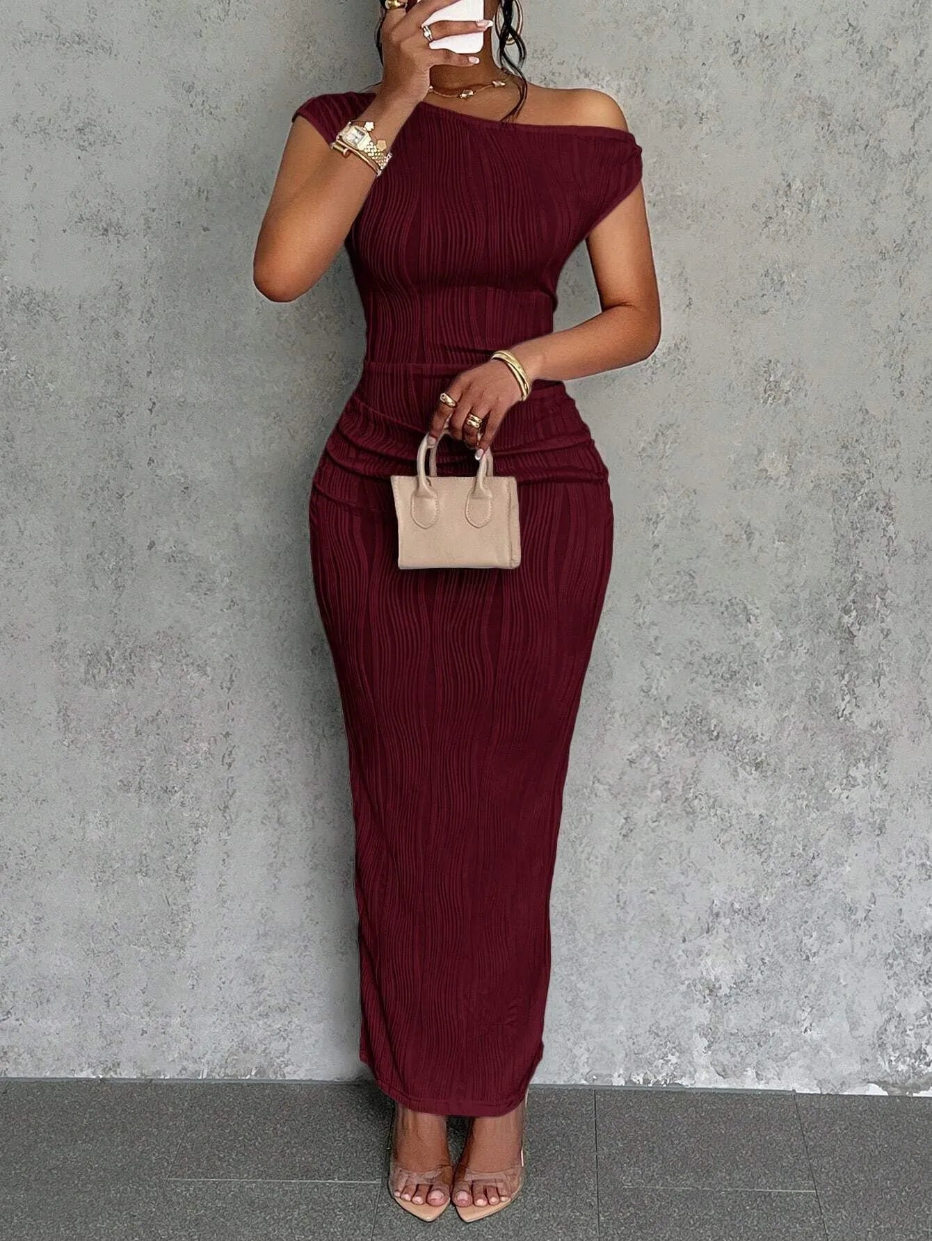 Stilvolles One-Shoulder-Maxikleid für besondere Anlässe