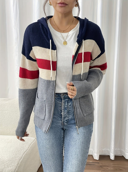 Ärmel und Bündchen des Damen-Cardigans im Detail