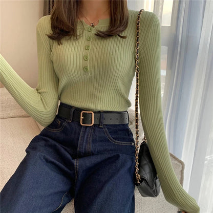Gestreifter Damen-Strickpullover mit Knopfleiste und Rundhalsausschnitt