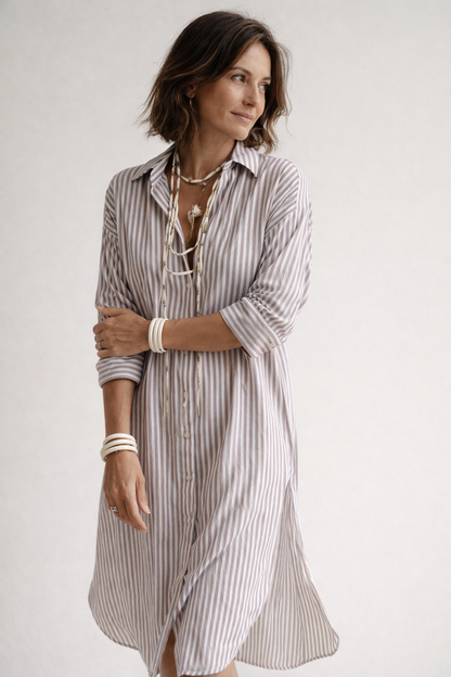 Midi-Kleid mit gestreiftem Schleifengürtel