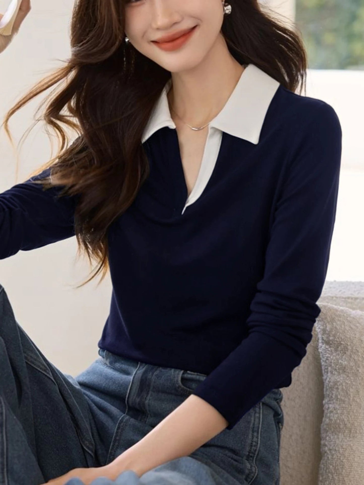 Damen Strick-Poloshirt mit langen Ärmeln Marineblau mit kontrastierendem Kragen