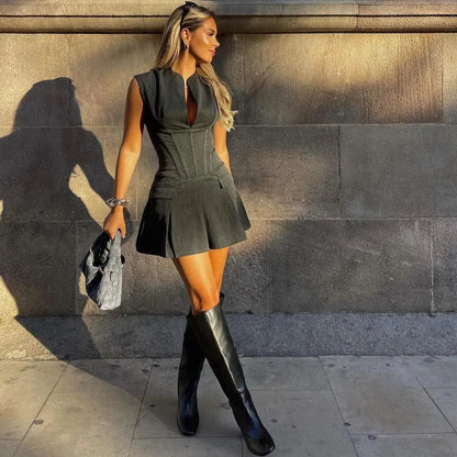 Geplötzliches Korsett-Minikleid mit zeitlosem Chic