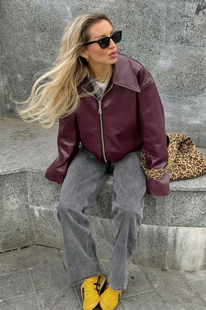 Kurze Bikerjacke aus Kunstleder für moderne Alltagslooks