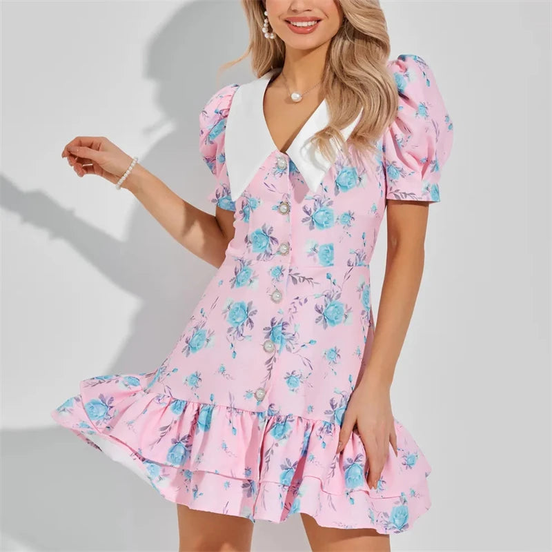 Minikleid mit Puffärmeln und Rüschendetail