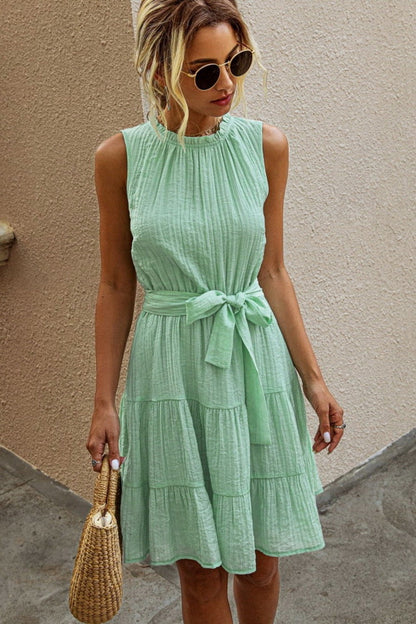 Ärmelloses Spitzen-Minikleid mit einfarbigem Design