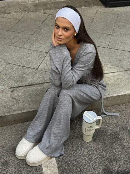 Grau geripptes Strick Crop-Top mit langen Ärmeln und weitem Hosen-Set