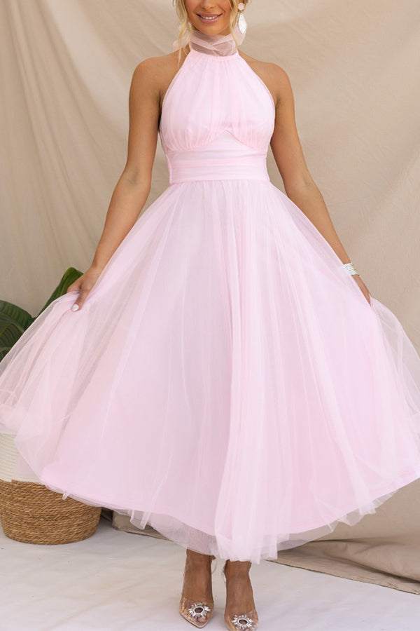 Maxikleid mit Neckholder und gerafften Details aus Tüll