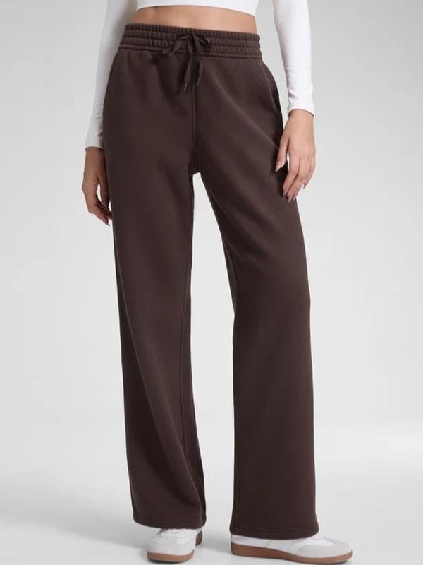 High Waist Damenhose mit elegantem weitem Schnitt in Nahaufnahme