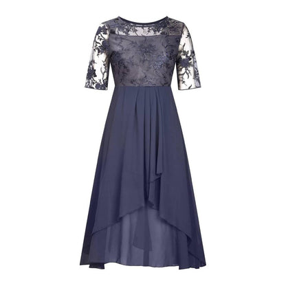 Elegantes Damenkleid aus hochwertigem Material für besondere Anlässe
