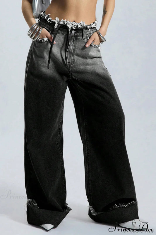 Damen Wide Leg Jeans mit Ombre Waschung in frontaler Ansicht