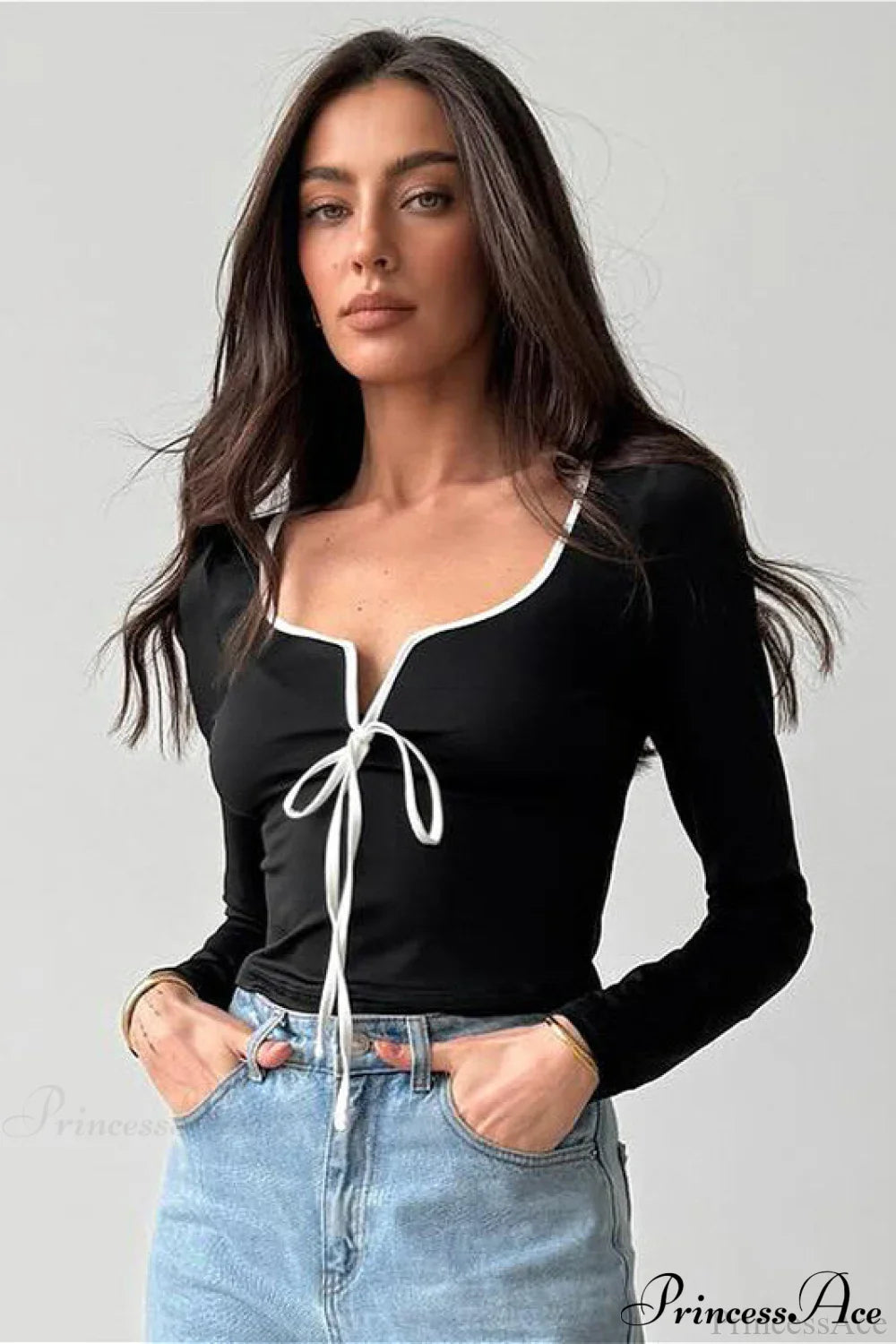 Damen Crop Top mit Raffdetail und eckigem Ausschnitt in Vorderansicht